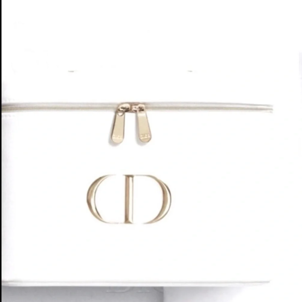 DIOR 2025 IVORY TRAIN CASE New in Dior Gift Box 🎁